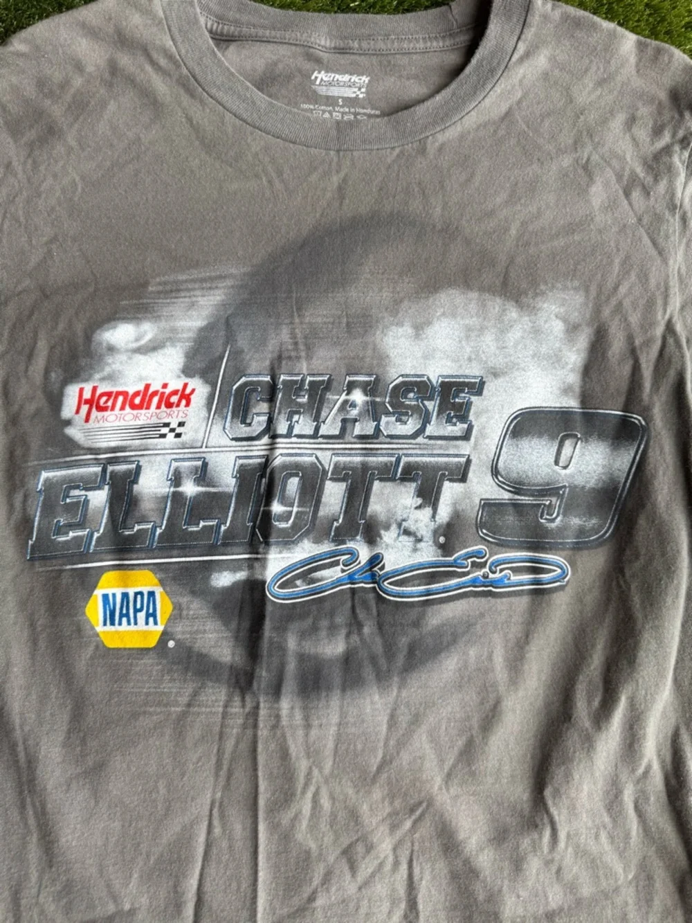 Chase Elliott NASCAR Grey Graphic Shirt‎ Size Small Napa Hendrick Motorsports #9